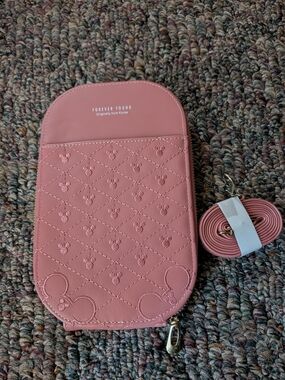 NWOT Forever Young Pink Disney Quilted Crossbody Bag